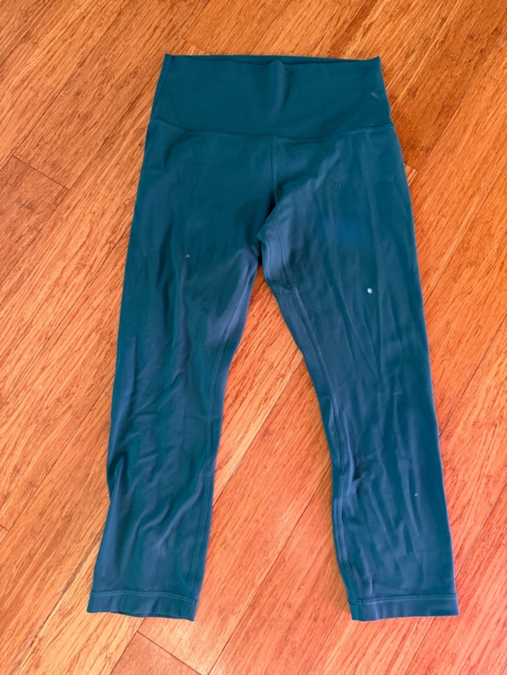 Women’s aligns- Lululemon- capri- 6